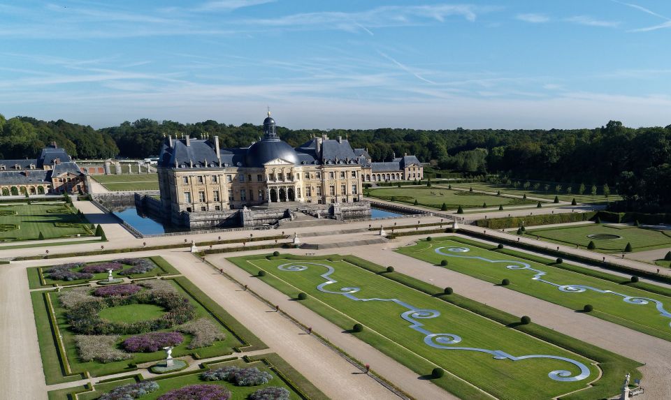 Vaux Le Vicomte Château Entry Ticket and Château Bus Transfer - Key Points