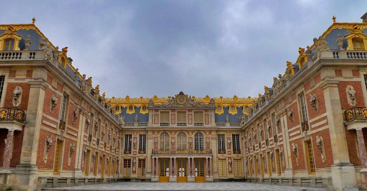 Versailles: Outdoor Escape Game Robbery In The City - Key Points