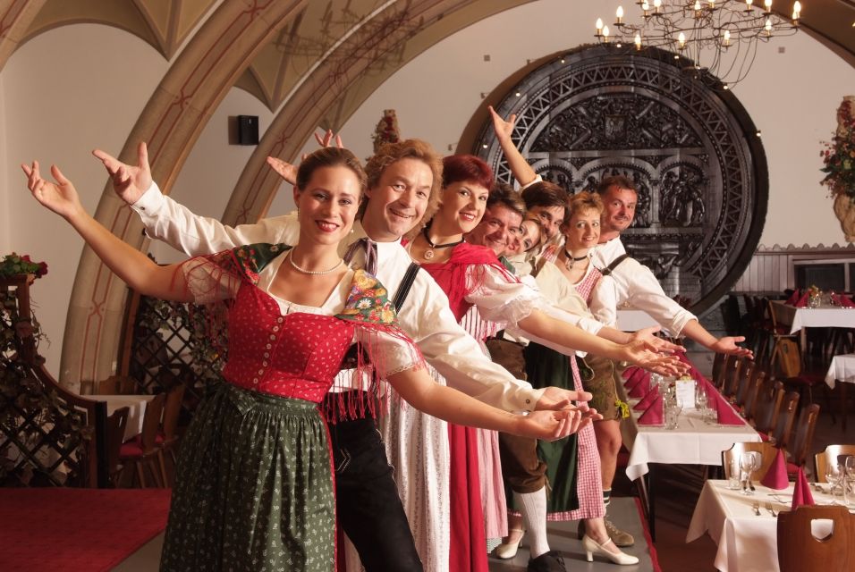 Vienna: Traditional Dinner Show at the Wiener Rathauskeller - Key Points