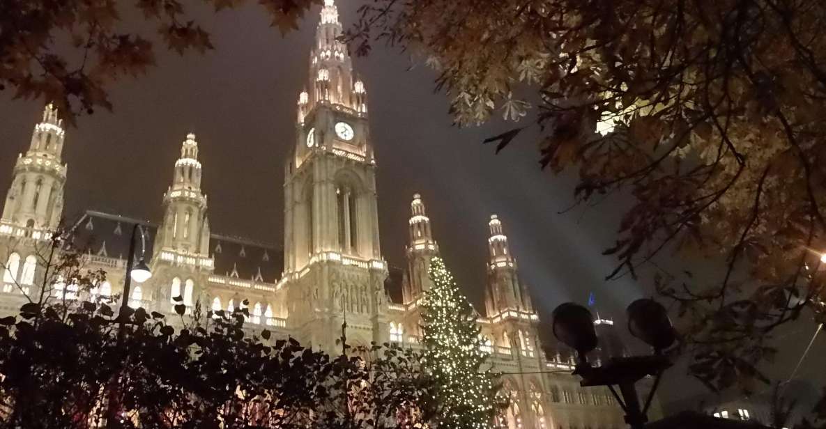 Walking on the Historical Trail of Viennese Christmas Trees - Key Points