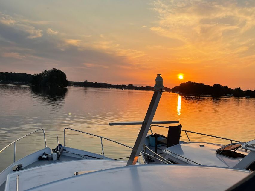 Wannsee: 4h Private Seven Lakes Boat Tour With Skipper - Key Points