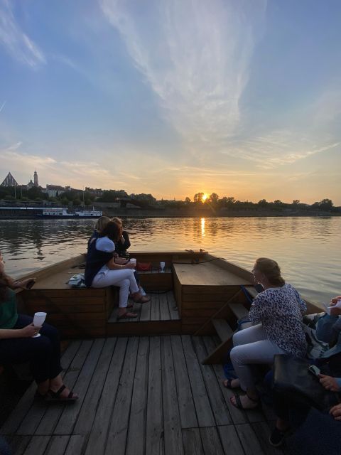 Warsaw: Evening Vistula Cruise With Prosecco - Key Points