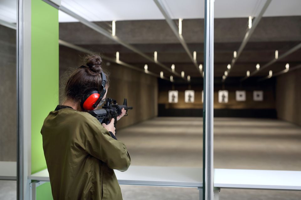 Warsaw: Gun Shooting Experience With Transfers - Key Points