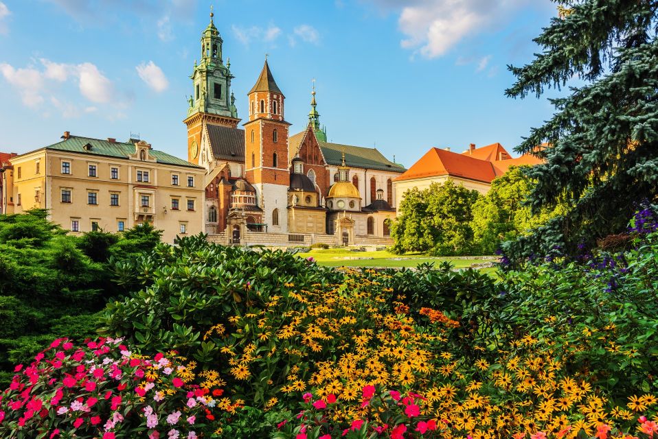 Wawel Castle & Cathedral Skip the Line Small Group Tour - Key Points