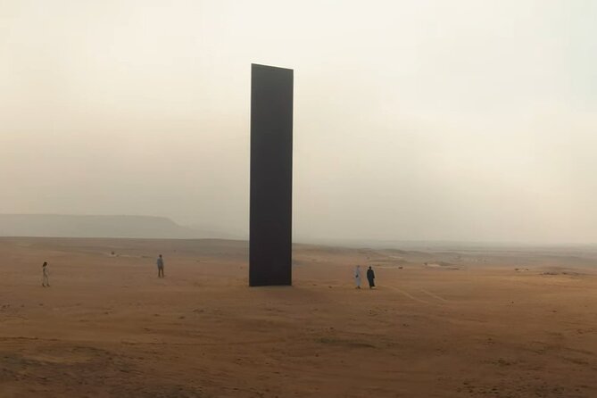 West Of Qatar, Mushroom Rocks, Camel Racing Track, Richard Serra - Key Points