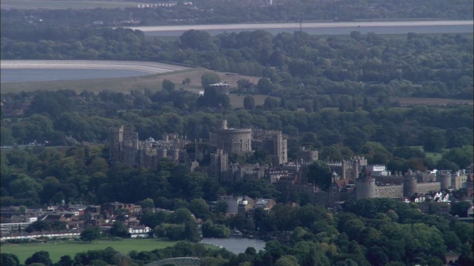 Windsor : Hidden Gems Game and Big Britain Quiz Tour App - Key Points