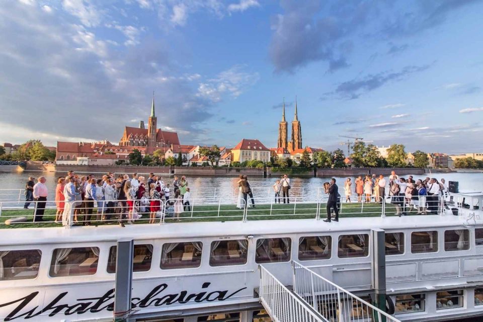 Wrocław: Long City Walk and Luxury Ship Cruise (For Groups) - Key Points