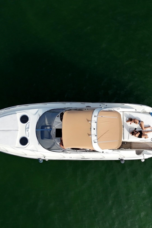 Yacht in Miami for Up to 12 People - Key Points