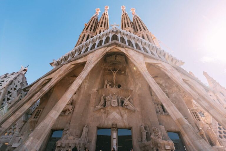 Barcelona: Exclusive Sagrada Familia Private Guided Tour Tour Overview