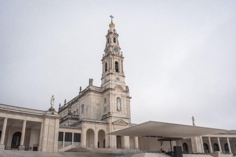 From Porto: One Day Tour To Fatima / Batalha Tour Overview