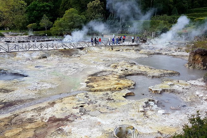 Full-Day Furnas Tour: Lake, Fumaroles and Thermal Pools 4x4 - Overview of the Tour