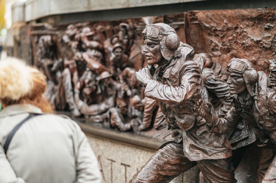 London: Winston Churchill and World War II - Wartime London: Bombing Raids and Resilience