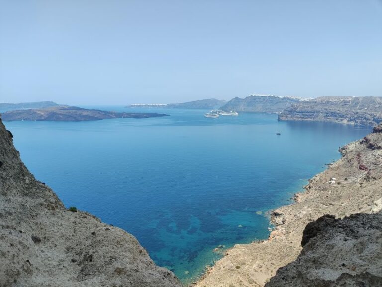 Santorini : 3 Hours Breathtaking Private Tour With A Local Tour Overview