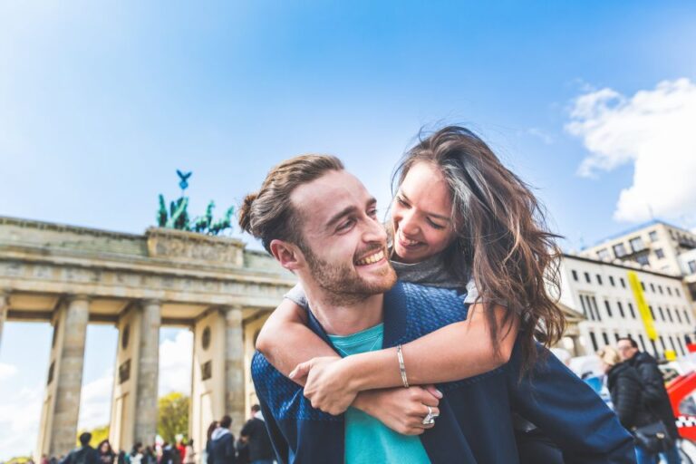 Stories Of Berlin – Walking Tour For Couples Discover The Reichstag Building