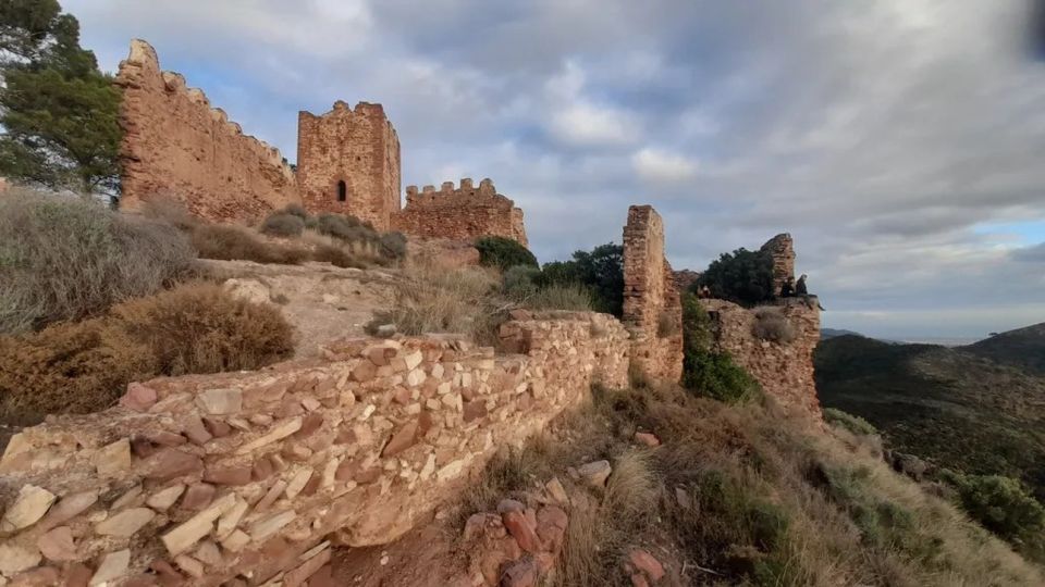 Valencia: Serra Castle Tour and Sunset - Tour Overview