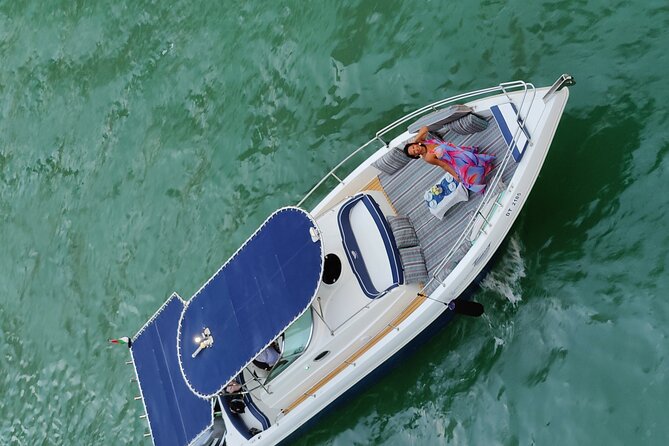 2Hours and 30Minute Private Boat Tour in Dubai - Included Amenities