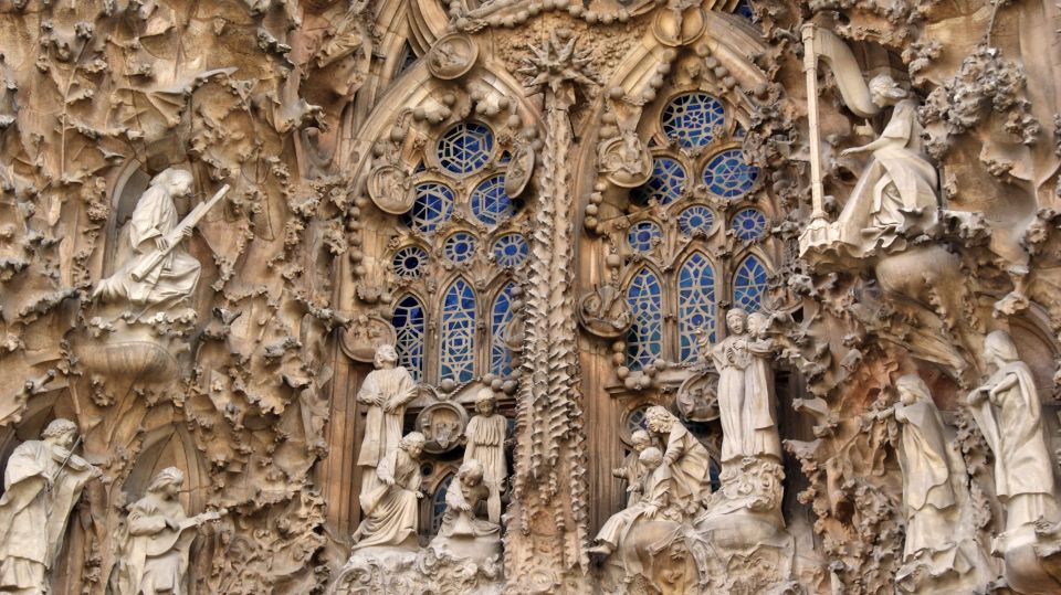 Barcelona: Exclusive Sagrada Familia Private Guided Tour - Tour Highlights