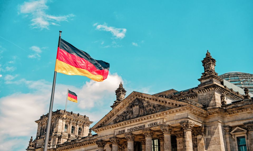 Berlin: 1-Hour City Walking Tour - Tour Duration and Language Options