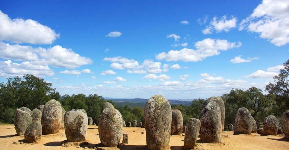 Évora and Megaliths Full-Day Tour From Lisbon - Évoras Historic Sights