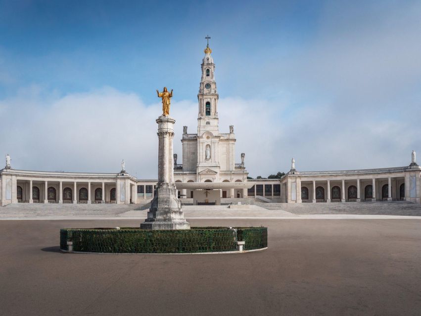 From Porto: One-Day Tour to Fatima / Batalha - Sanctuary of Fátima