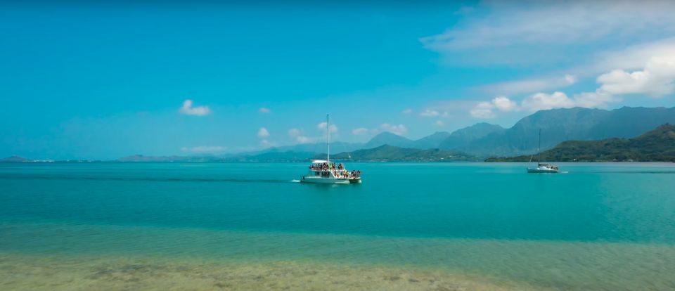 Oahu: Molii Fishpond and Kaneohe Bay Catamaran Tour - Tour Experience