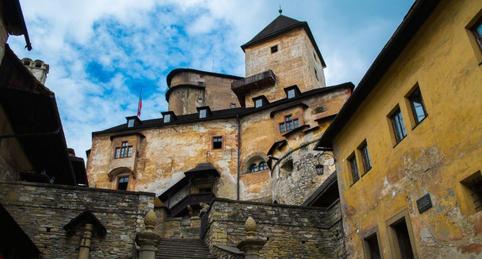 Zakopane: Oravsky Castle & Orava Village Tour - Oravsky Castle