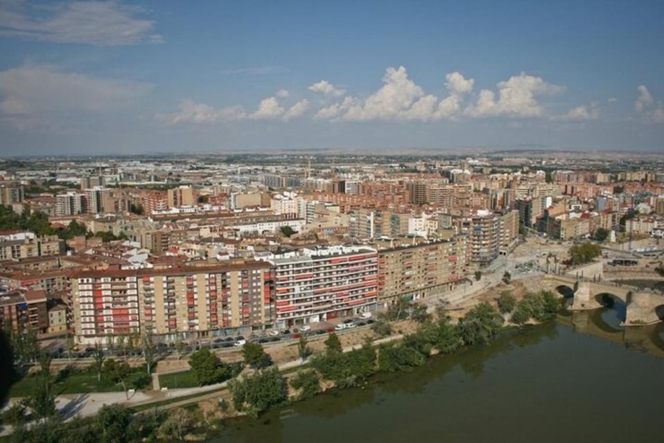 Zaragoza : Private Custom Walking Tour With a Local Guide - Customizable Experience