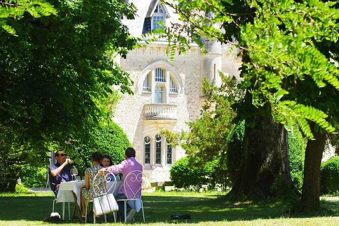 Bordeaux Super Saver Médoc Wine Tour With Lunch Plus St Emilion and Appetizer - Picnic Lunch in Château