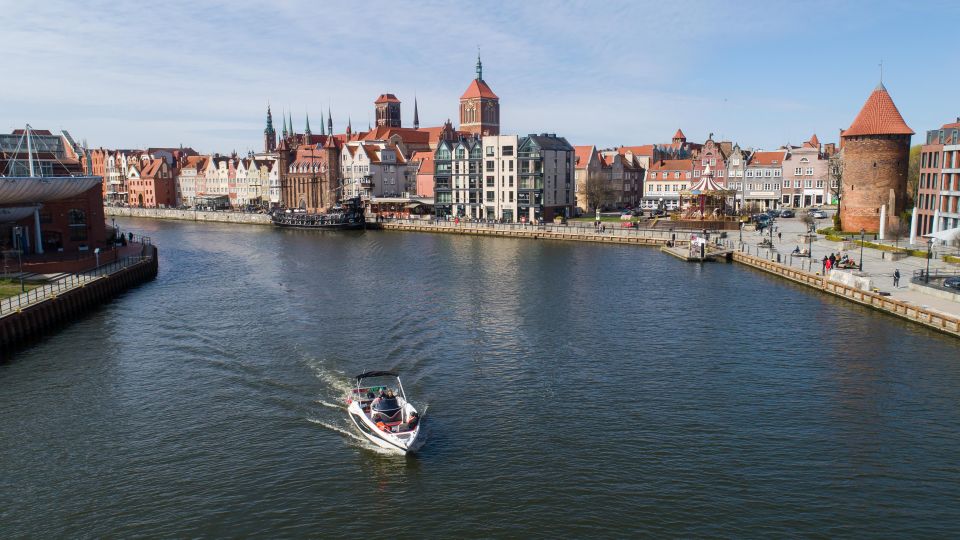 Gdańsk: Motlawa River Yacht Cruise - Group Size and Language