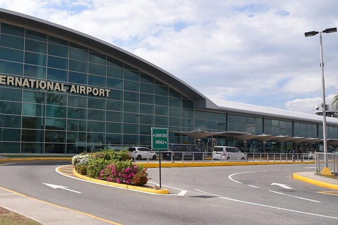 Group Private Kingston Airport Transfers (10 - 15 Persons) - Accessibility and Duration