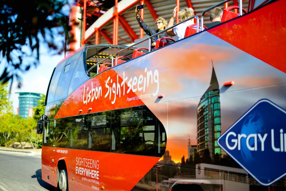 Lisbon: Four Lines Hop-on Hop-off Bus and Boat Ticket - Language Support and City Maps