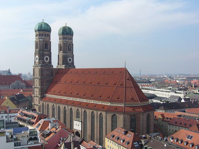 Munich: Walking Tour Old Town and Viktualienmarkt - The Viktualienmarkt Experience