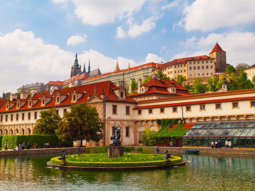 Prague Castle: 1-Hour Introduction Tour With Entry Ticket - Cancellation and Flexibility