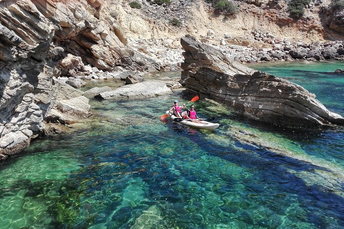 Sagres: Praia Da Ingrina Caves Guided Kayaking Tour - Tour Duration and Group Size