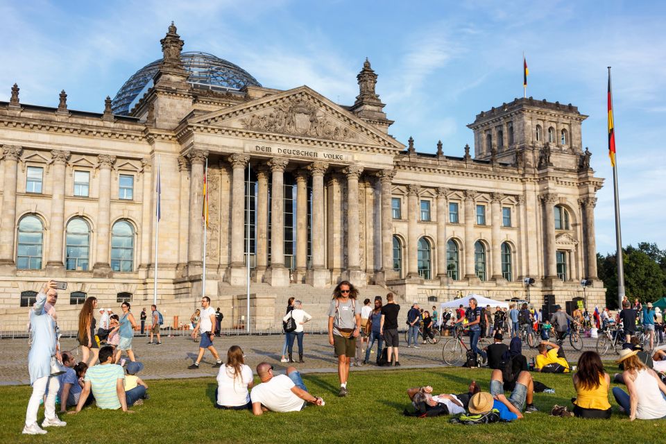 Stories of Berlin – Walking Tour for Couples - Strolling the Marie-Elisabeth-Lüders-Steg