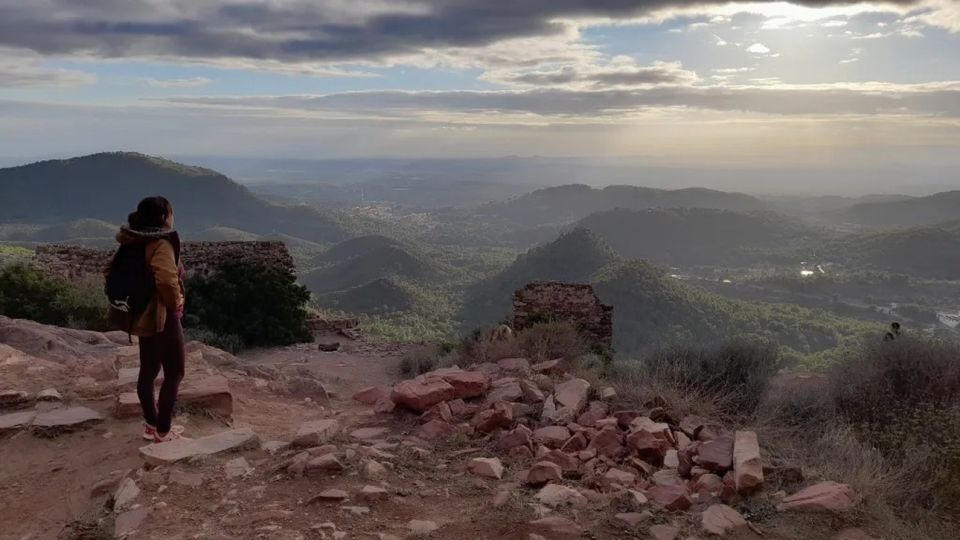 Valencia: Serra Castle Tour and Sunset - Itinerary Details