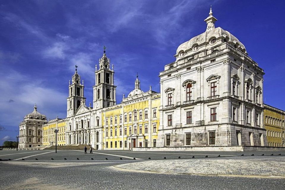 From Lisbon: Fatima/Batalha and Mafra Convent/Óbidos Tour - Batalhas Monastery