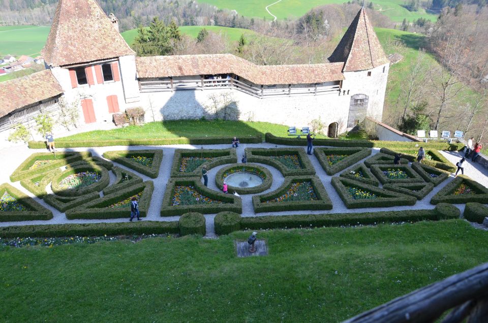 From Montreux, Bern or Fribourg: Gruyères Region TOUR - Pickup and Drop-off