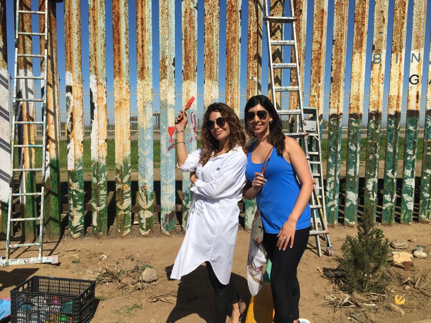 From San Diego: Private Puerto Nuevo Tour With Lobster Lunch - USA/Mexico Border Wall