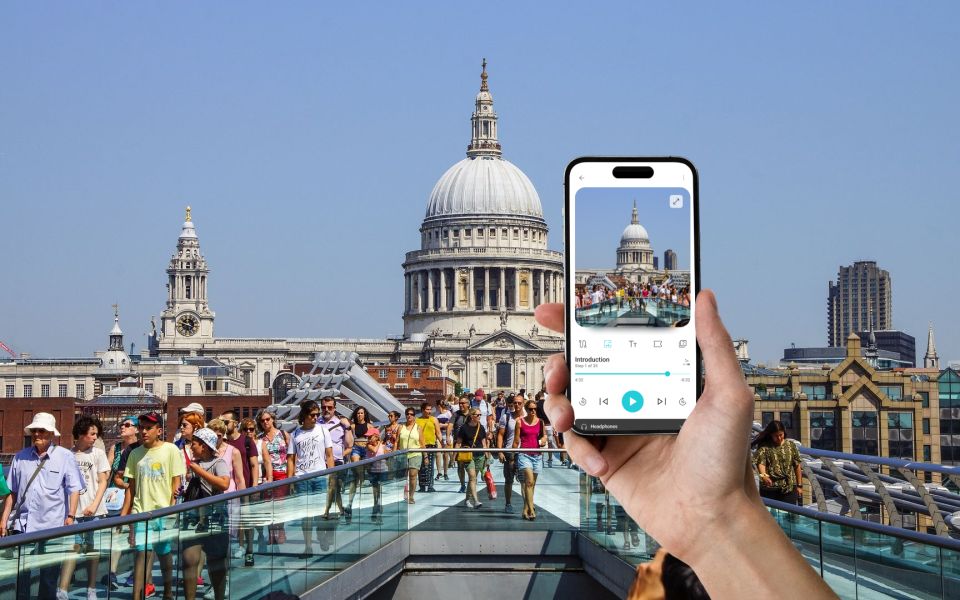 London: In-App Audio Walk Along the River Thames (ENG) - Globe Theatre