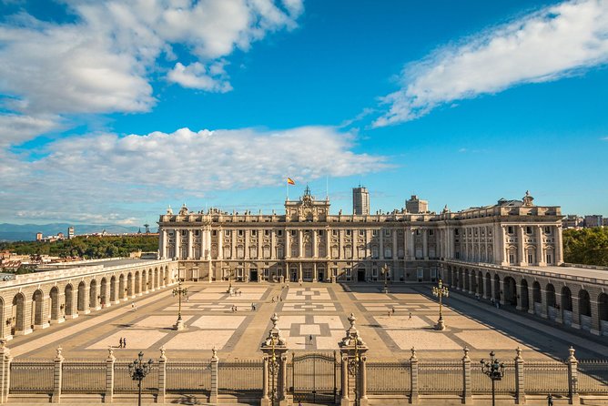 Madrid Royal Palace Private Tour With Skip-The-Line Ticket - Palace Architecture and History