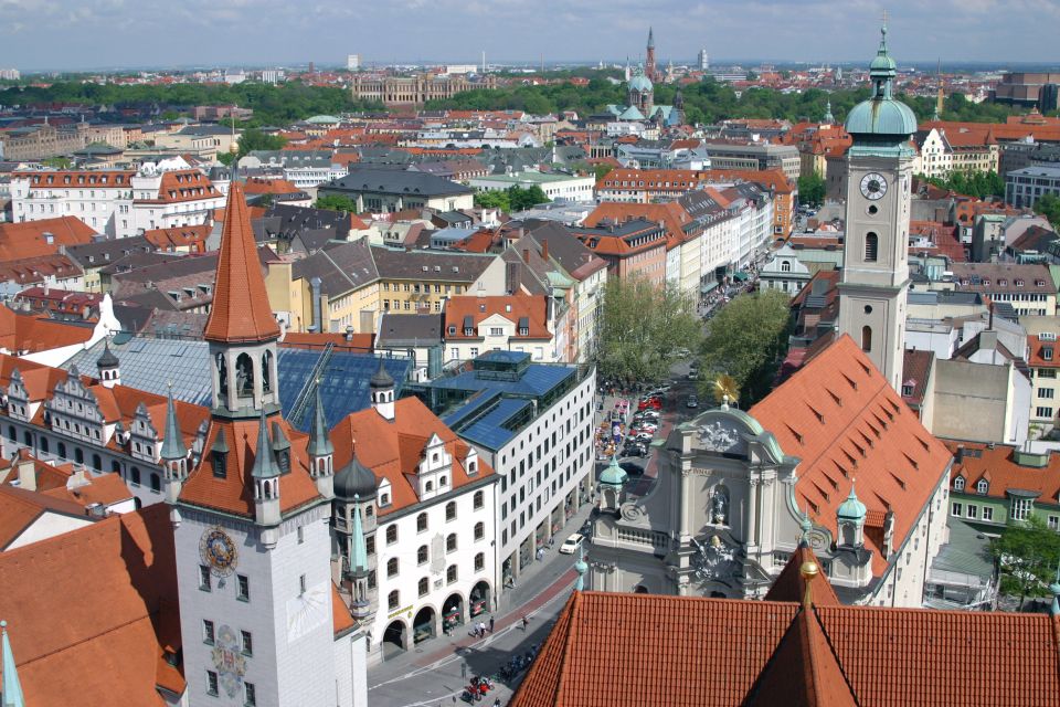 Munich: Walking Tour Old Town and Viktualienmarkt - Iconic Munich Landmarks