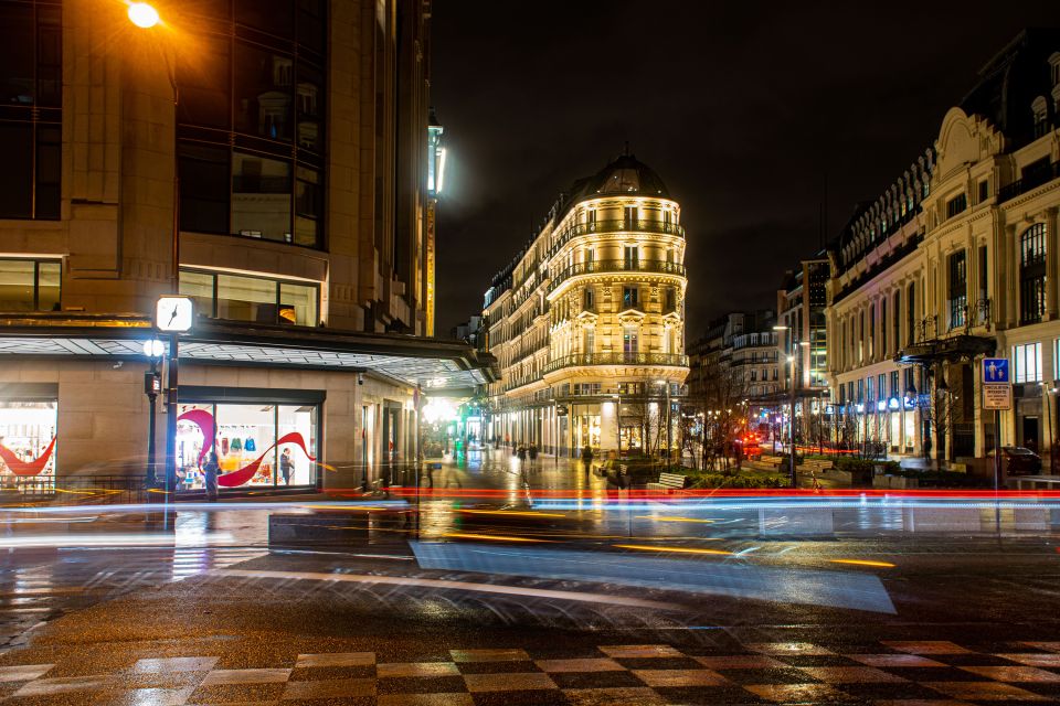 Paris by Night: a Walking Tour Through the City of Lights - Hotel De Ville Exploration