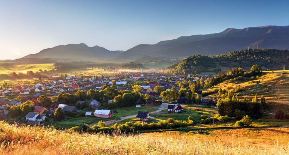 Zakopane: Oravsky Castle & Orava Village Tour - Itinerary Highlights