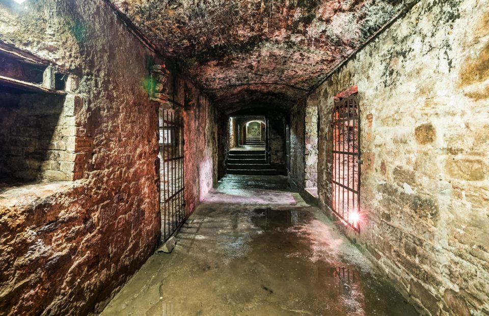 Edinburgh: Haunted Underground Vaults and Graveyard Tour - Tour Duration and Highlights