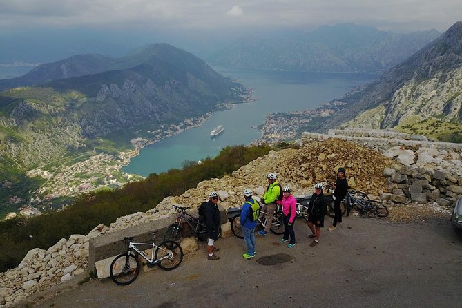 Epic 25 Turns Bike Descent With Panoramic Cable Car Ascent - Reviews and Ratings