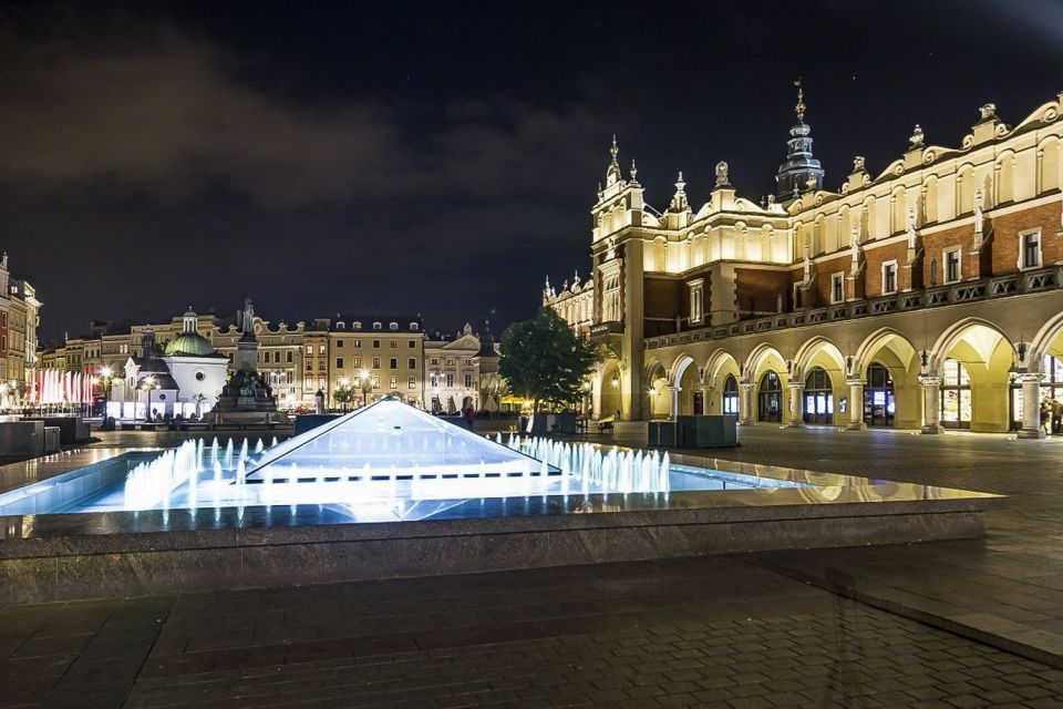 Krakow: Wawel Castle, Cathedral, Rynek Underground & Lunch - Explore Wawel Castle