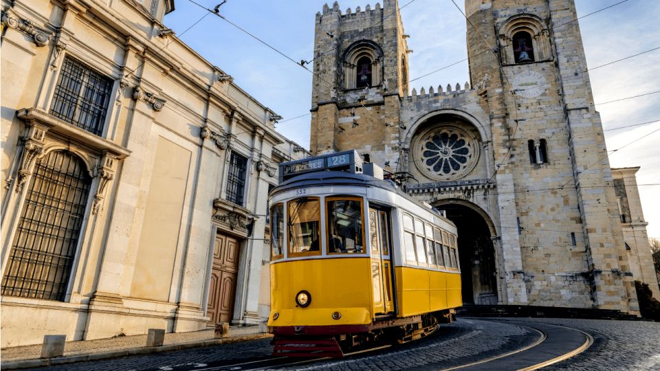 Lisbon: Private Tour Half-Day in Premium Car - Recap