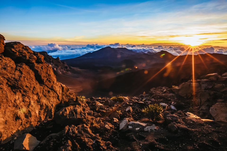 Maui: Sunrise & Breakfast Tour to Haleakala National Park - Clothing Recommendations