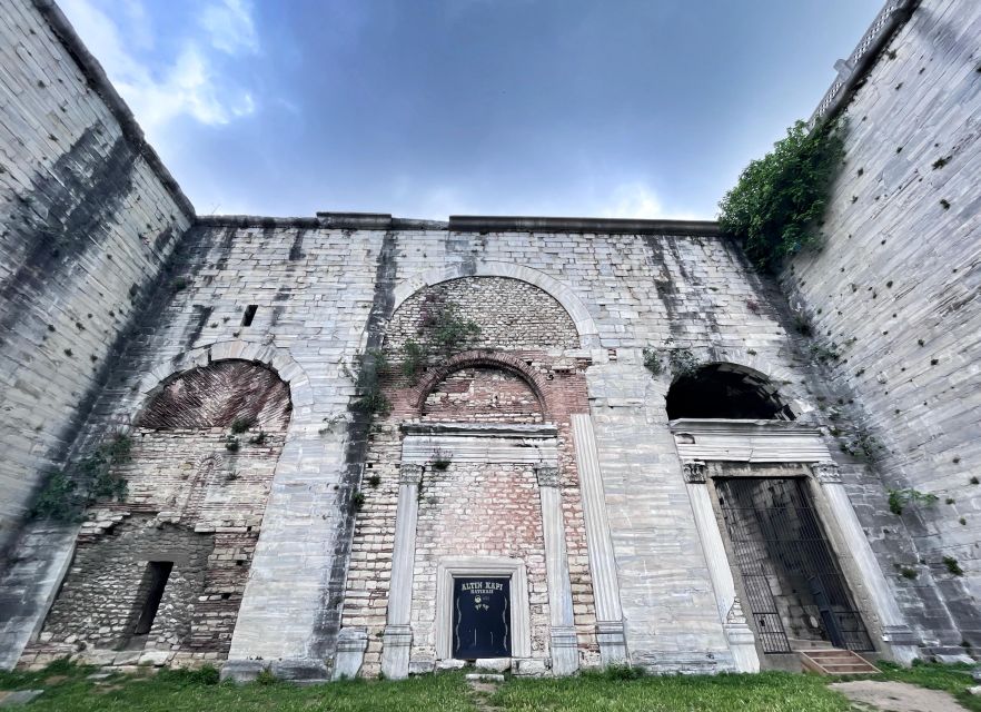 Multicultural Heritage Tour With Bosphorus Sunset Cruise - Eyup Sultan Mosque and Neighborhood